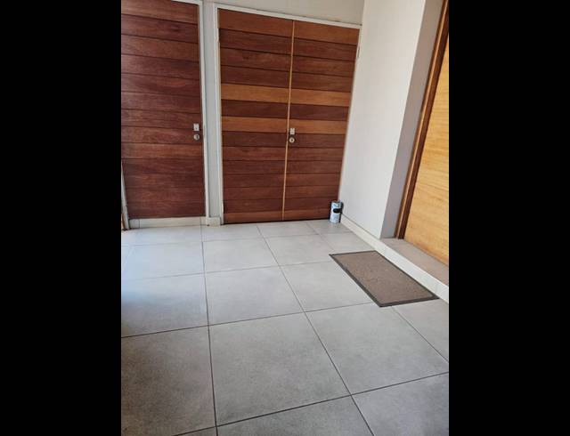 3 BEDROOM APARTMENT FOR SALE IN GLEN MARAIS